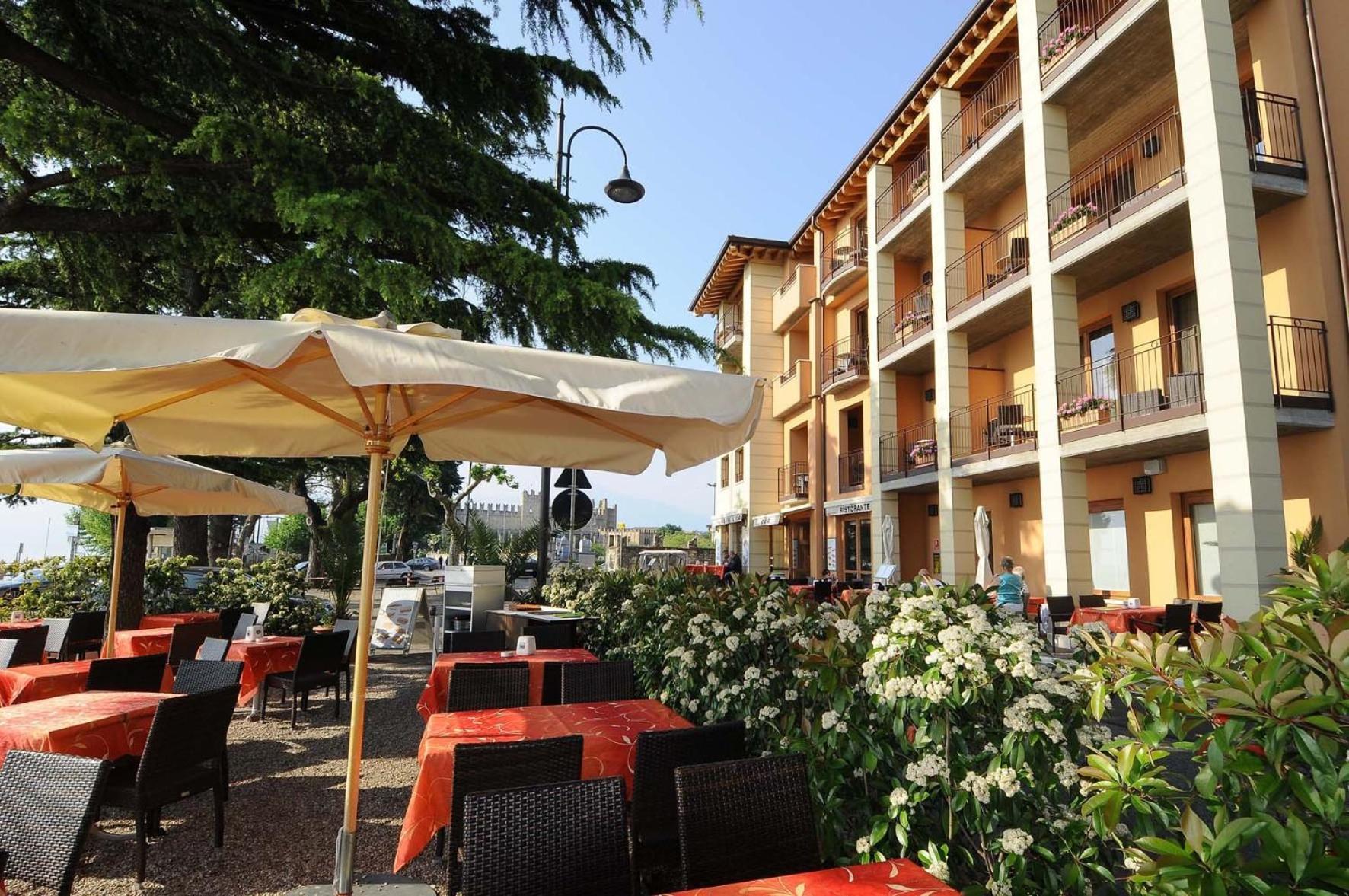 Hotel Lido Torri Del Benaco Exterior foto