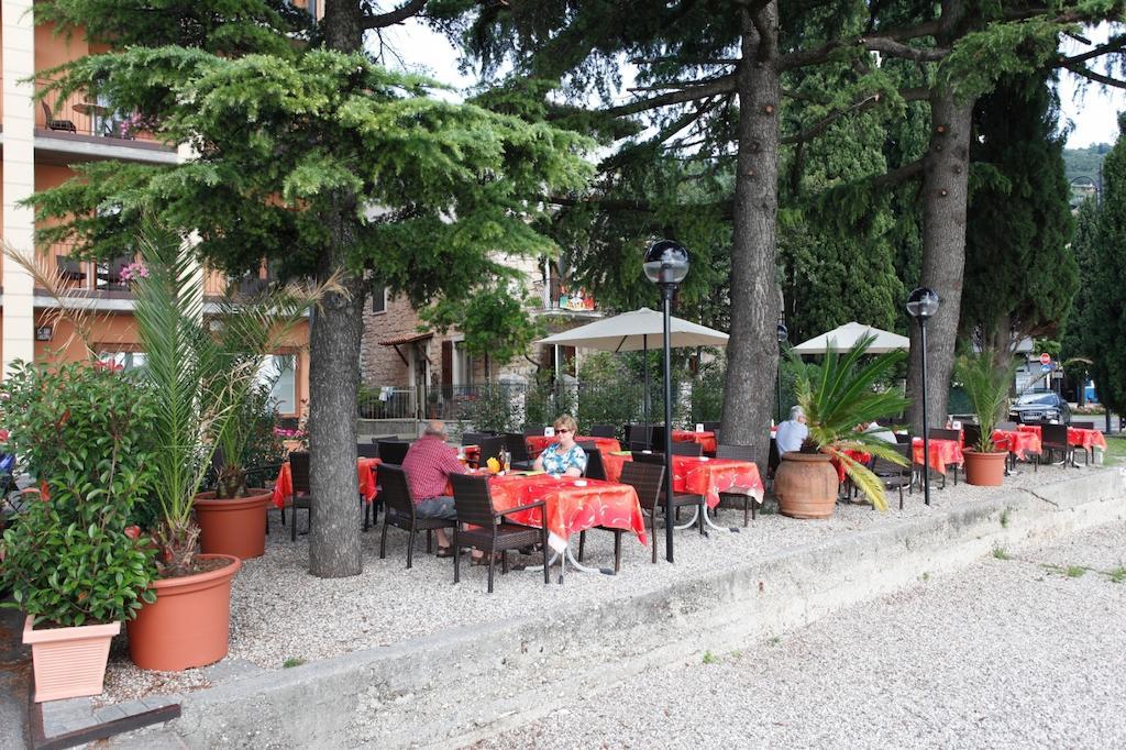 Hotel Lido Torri Del Benaco Exterior foto